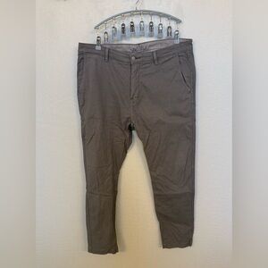 Levi's Men's Charcoal Chinos